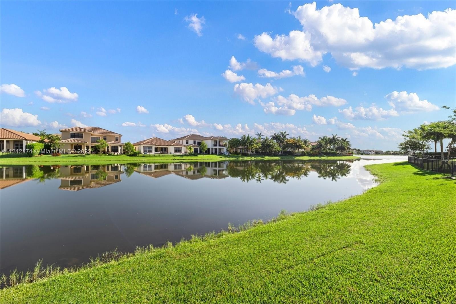 d004c063b7efdef027e4f8505ad30116l-m3540151903od-w1024_h768_x2